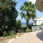 Villa Aliotis *